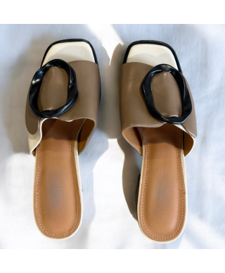 MULES NOIRES ET BEIGES
