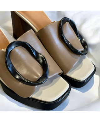 MULES NOIRES ET BEIGES