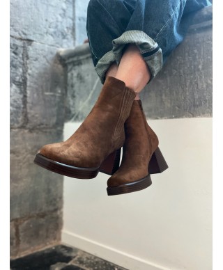 BOOTS EN DAIM / MARGOT