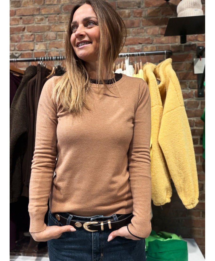 PULL FIN MARRON - EMA