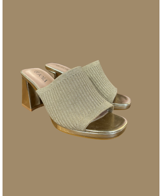 MULES À TALONS DORÉES
