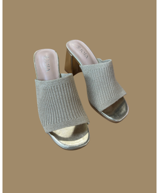 MULES À TALONS DORÉES