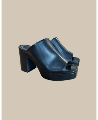 MULES À TALONS NOIRES