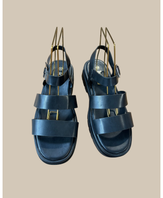 SANDALES PLATES NOIRES